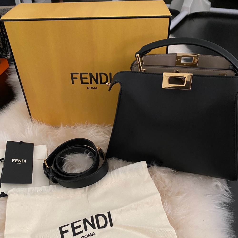 Fendi peekaboo bag in black